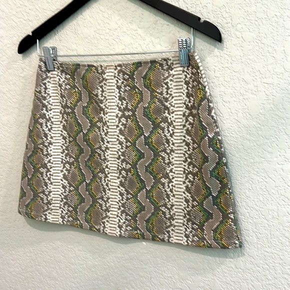 Snake print mini skirt size S - Picture 2 of 8